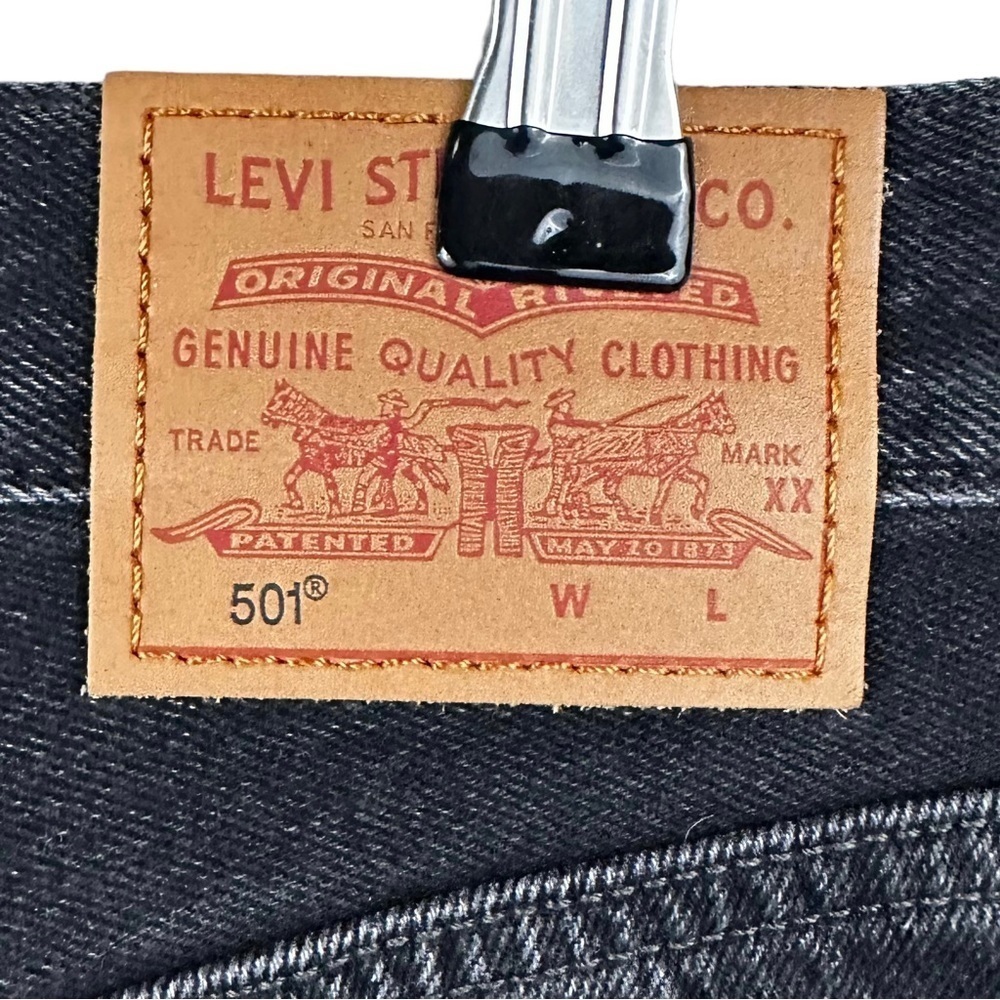 LEVI’S 501 Distressed Big E Shorts - Picture 5 of 14